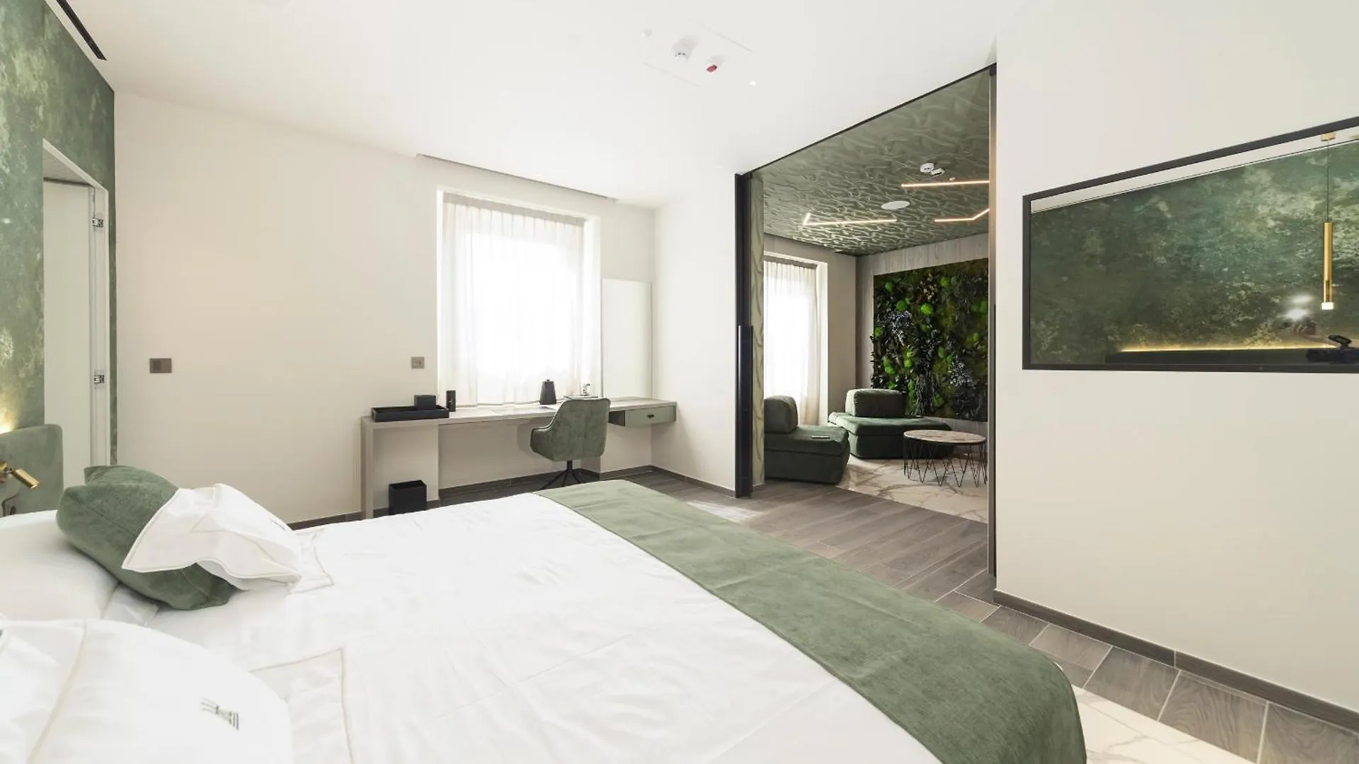 Tritone Luxury Suites Piazza Del Popolo Roma 0*,