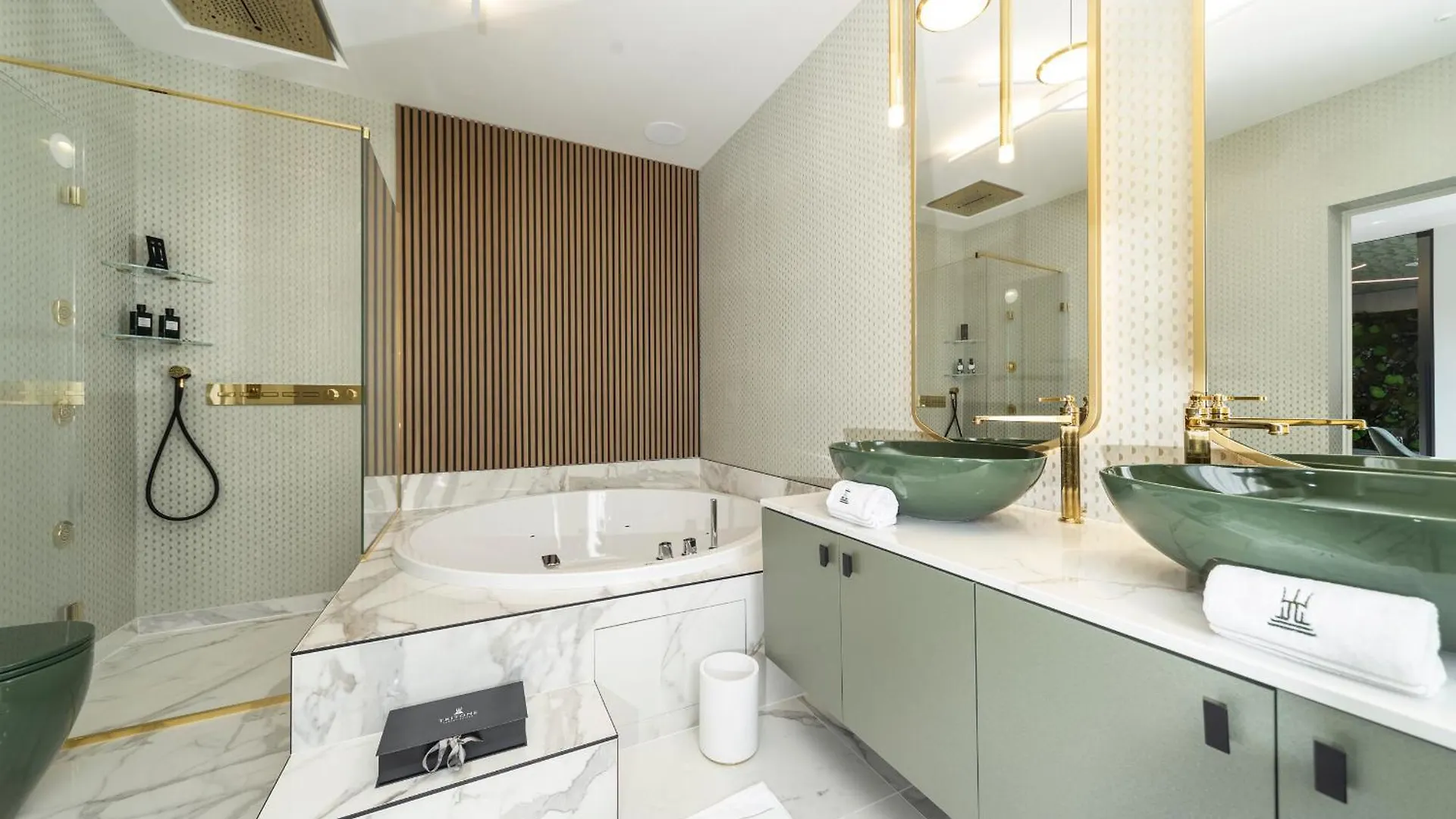 Tritone Luxury Suites Piazza Del Popolo Roma Bed & Breakfast