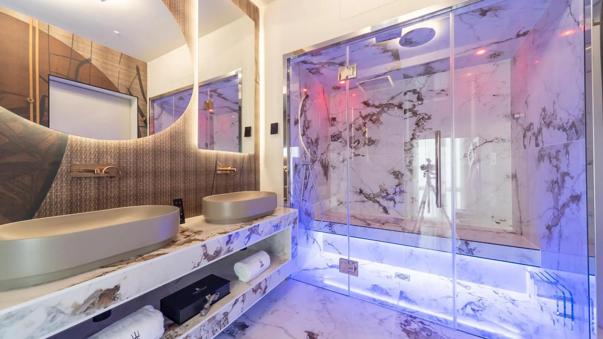 Bed & Breakfast Tritone Luxury Suites Piazza Del Popolo Rome Italy