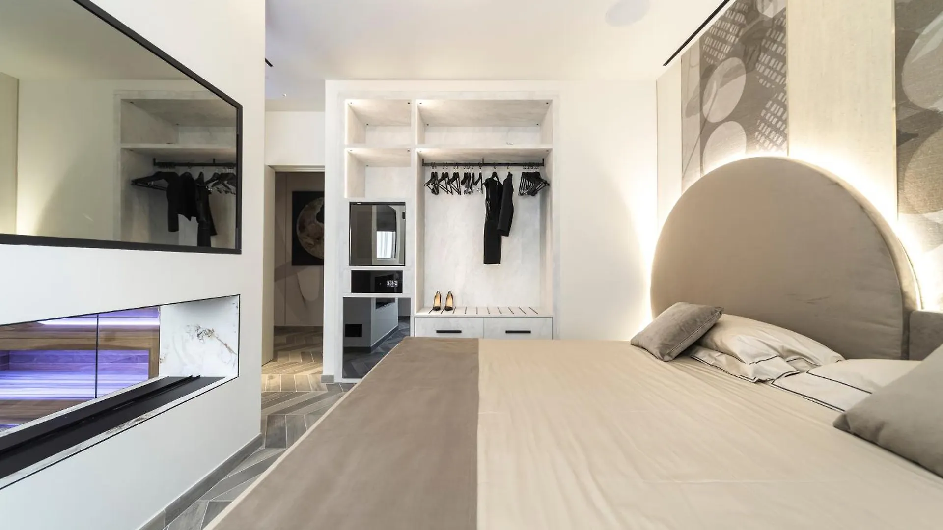 Tritone Luxury Suites Piazza Del Popolo Rome Italy