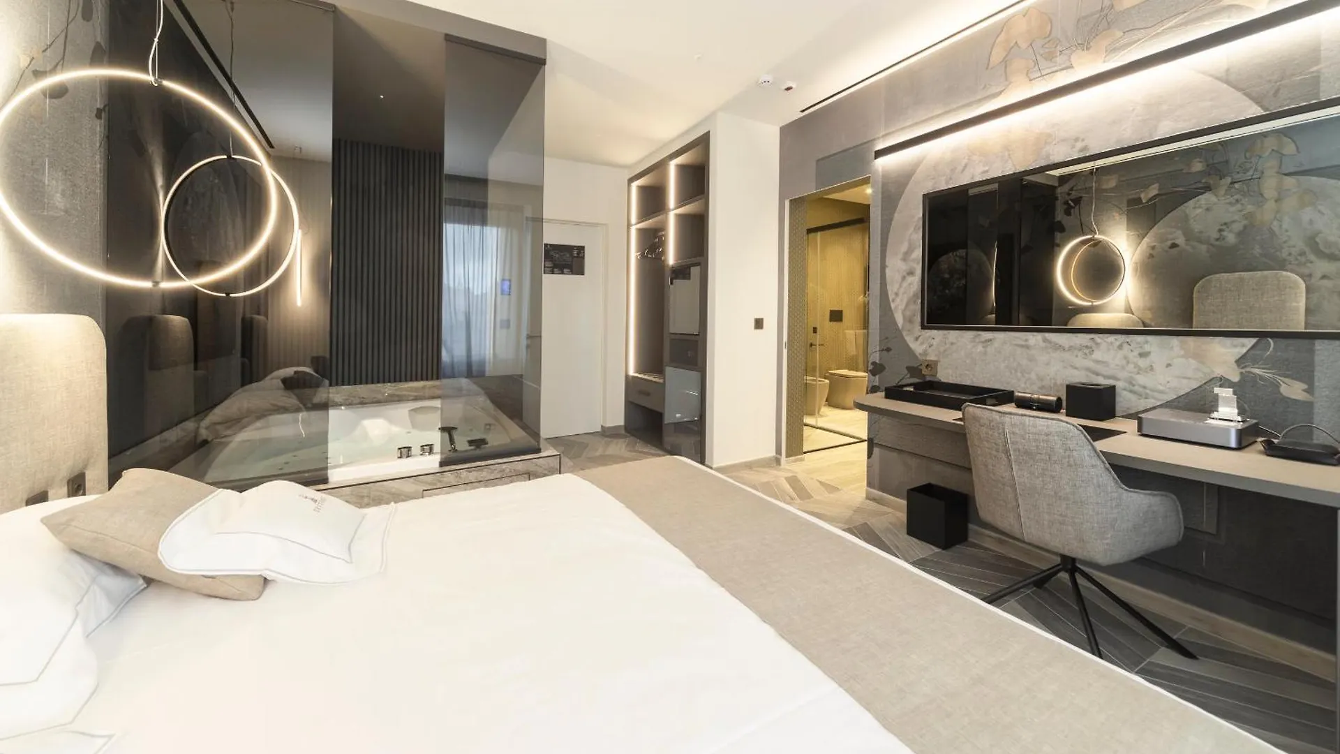 Bed & Breakfast Tritone Luxury Suites Piazza Del Popolo Rome Italy
